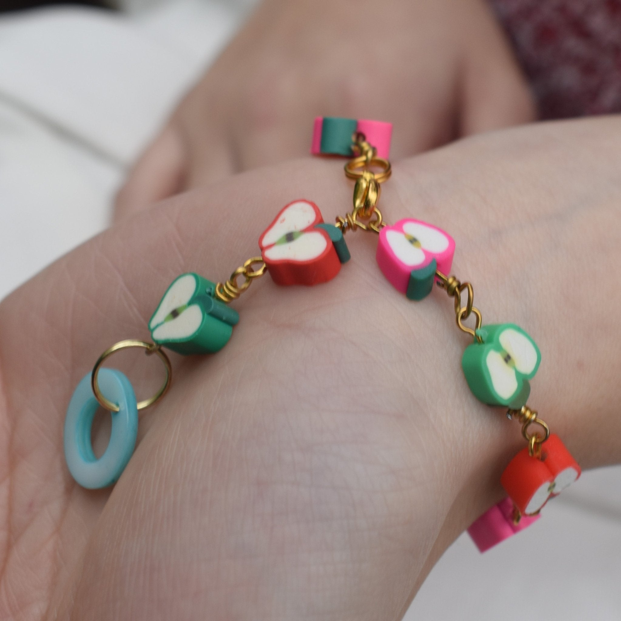 Apple Bracelet, Charm Bracelet, Beaded Bracelet | by Ifemi Jewels - Cityz Atelier lumiere